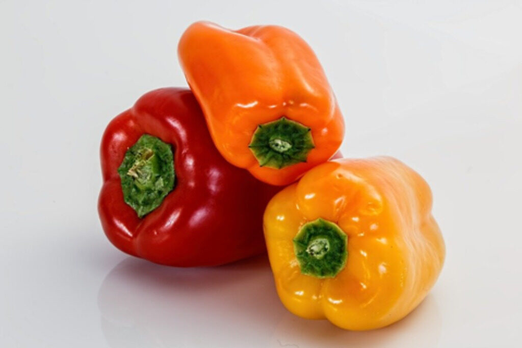 Red and yellow bellpeppers