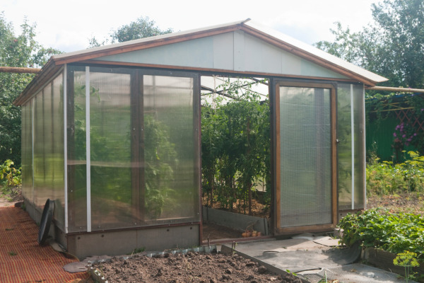 even span greenhouse