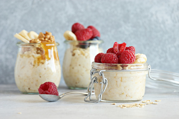 jars of overnight oats